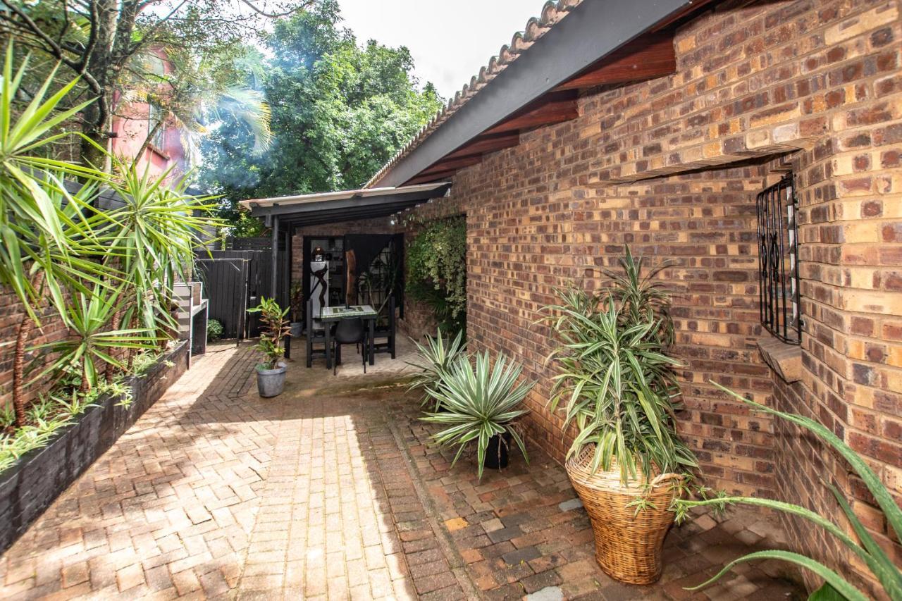 Hello Sunshine Self Catering Studio Apartments Mbombela Exterior foto